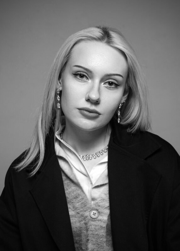 3. Marketing Director (crop)